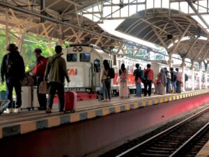 Okupansi Tembus 109 Persen, Kereta Api Jadi Andalan Masyarakat Selama Libur Waisak